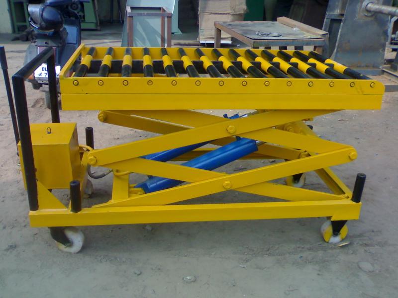 HYDRAULIC LIFTING TABLE