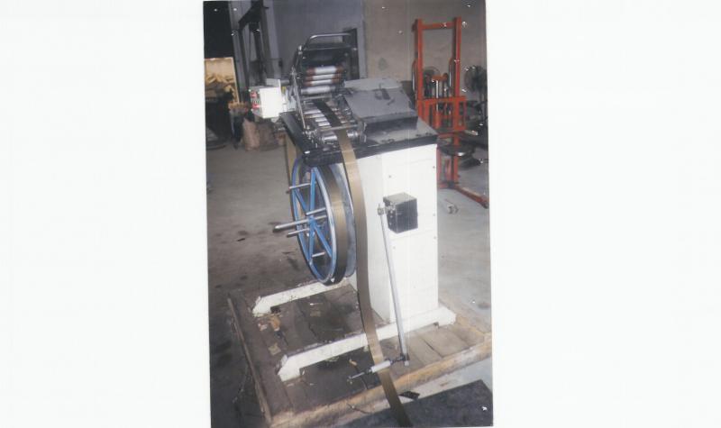 COMPACT TYPE DE-COILER CUM STRAIGHTENER FOR THIN / NARROW STRIPS